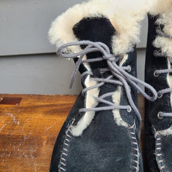 UGG Chickaree Black Suede With Shearling Lace Up Boot size 8 - Picture 10 of 11